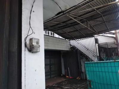 Disewakan Gedung Bekas Showroom Bengkel Di Jatiwaringin Bekasi