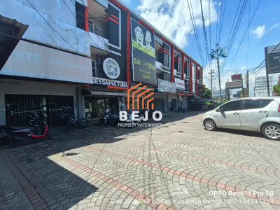 Disewakan Ruko 3 lantai selangkah ke Pakuwon Mall cck Toko/Kantor