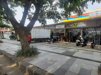 Raya A. Yani Surabaya Komersial Area