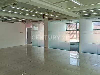 Ruang Kantor Minim Renovasi Di Area Menteng Dekat Thamrin