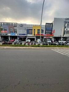 Ruko Dengan View Danau Cocok Untuk Usaha strategis di Gading Serpong