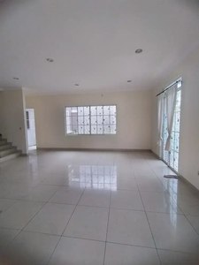 Rumah Bagus 2 Lantai 4 AC di Cluster Europe Green Lake City