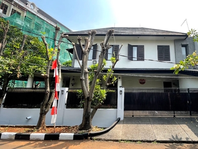 Rumah Bumi KarangIndah ..Bagus, Rapi lingkungan Nyaman di Jakarta Selatan