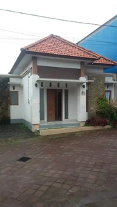 Rumah Cantik Style Villa Siap Huni