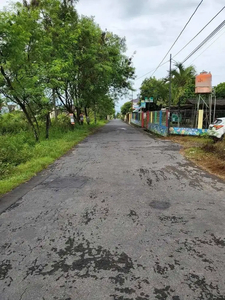 Tanah Jogja, Dekat Bandara Adisucipto; Di Kalasan