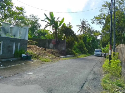 Tepi Jalan Aspal Besar, Tanah Dekat Pasar Gentan Jalan Kaliurang KM.10