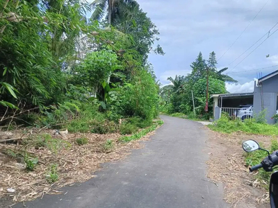 Utara Pasar Cebongan, Tanah Sleman; Barat Jl. Purbaya