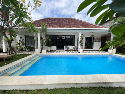 Villa Strategis Tropical Kerobokan Bali