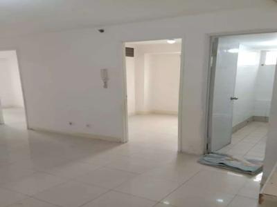 Disewakan apartemen 3kamar kosongan