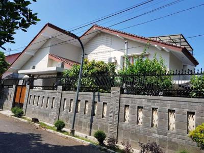 Jual Rumah Hunian Mewah dan Elegan Daerah Cisaranten kota Bandung