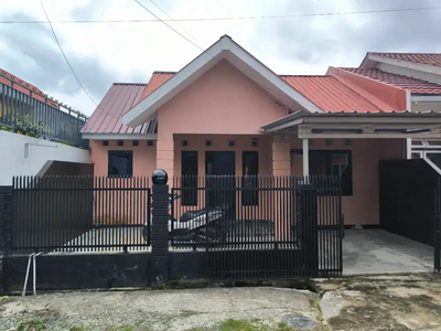 Di kontrakan rumah tengah kota