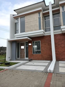 Disewa rumah cantik 2lantai di Cluster premium Citra Raya Tangerang