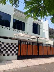 Disewakan Rumah Baru Lux Full Furnished di Rawamangun Jakarta Timur