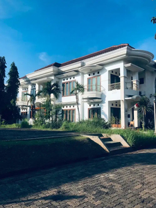 Rumah cantik Puri Mediterania kawasan Puri Anjasmoro Semarang