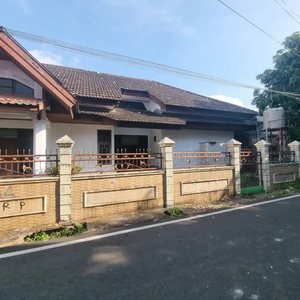 Rumah luas Area Urip Makassar
