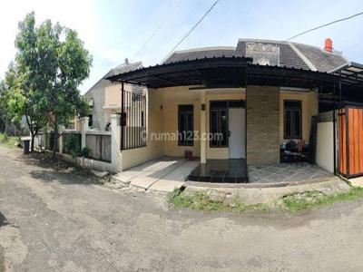 Disewakan Rumah Bagus Semi Furnished SHM di Buah Batu, Bandung