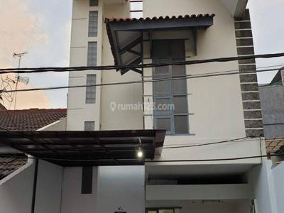 Disewskan Rumah Jalan 2 Mbl Lebar Tepat Untuk Kantor