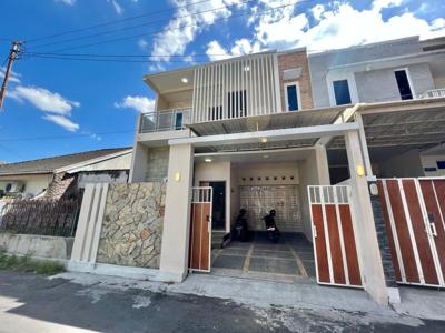 Jual rumah baru 2 lantai dekat UGM UII PLN Banteng Sleman Yogya