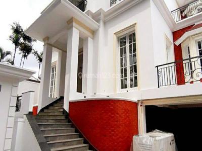 A Luxurious and brand new house in Kebayoran area. Suitable for Ambassador or CEO.