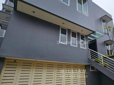 2 Storey House For Rent At Jalan Ciawi Kebayoran Baru