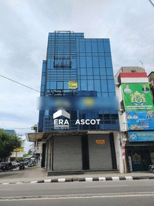 Bangunan Semi Gedung Hook Inti Kota Jl. Palang Merah Medan Maimun