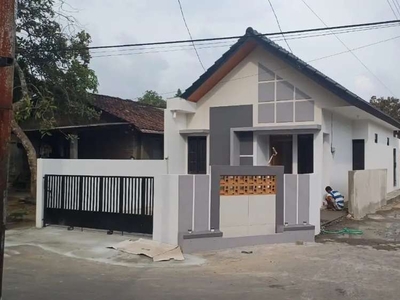 Di jual rumah apik baru di Berbah Sleman