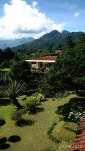 Di jual villa view gunung di Ciloto puncak