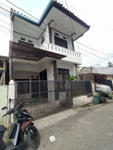 Dijual rumah 2 lantai siap huni di komplek Cibiru harga 399 juta Nego