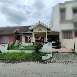 DIJUAL RUMAH JALAN ASRAMA KOMPLEK BUMI ASRI (Haris)