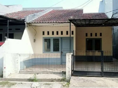 Dijual Rumah Luas 94 Meter di Bulevar Hijau Kota Harapan Indah