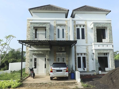 Dijual Rumah Mewah Di Graha Kencana Gondoriyo Semarang