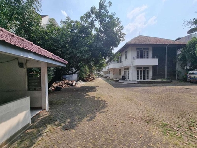 Dijual Rumah Tua 2 Lt Hitung Tanah di Menteng Jakarta Pusat