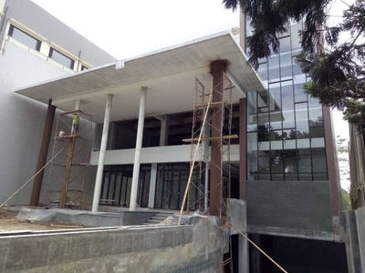 Disewakan Gedung Baru di Jl. Dr. Setiabudhi - Bandung