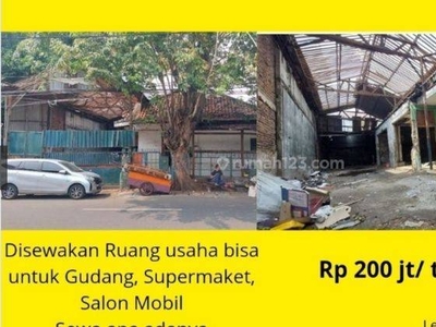 Disewakan Gudang di Kramat Jakarta Pusat Rp 200 juta / tahun nego Gudang 550 m SHM Butuh Renovasi