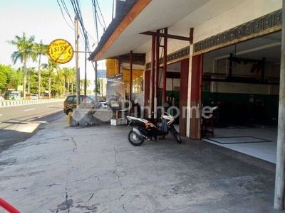 Disewakan Ruko Lokasi Strategis Pinggri Jalan Raya di Jl. Raya Tuban | Pinhome