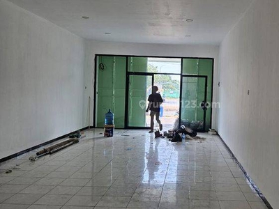 Disewakan Ruko Odessa 2 Lantai Bagus Siap Pakai Hadap Jalan Besar