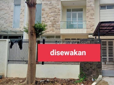 Disewakan Rumah 2 Lantai Strategis Menteng Cakung