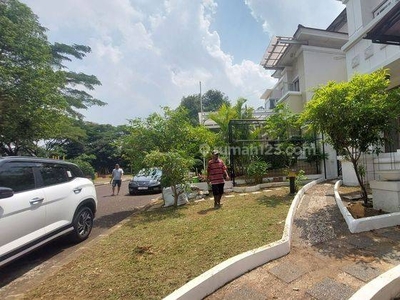 Disewakan rumah 2 lantai view taman cluster kamar 10 Grandwisata Bekasi