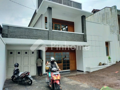 Disewakan Rumah Besar Mainroad di Pasteur Rp175 Juta/tahun | Pinhome