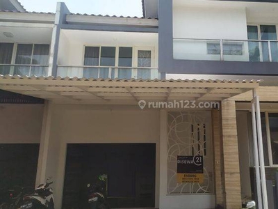 Disewakan Rumah di Cluster Kebayoran Essence Bintaro Jaya Sektor 7