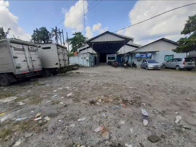 GUDANG AKSES TRONTON DI PIYUNGAN PRAMBANAN