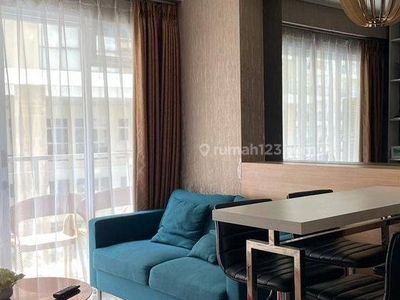 Hadap Kolam Renang Apartemen Cantik di Gateway Pasteur, Bandung