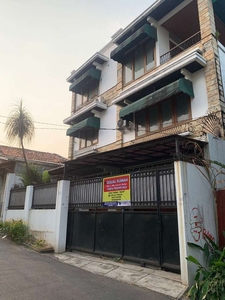 JUAL RUMAH 3 LANTAI Di KPBD