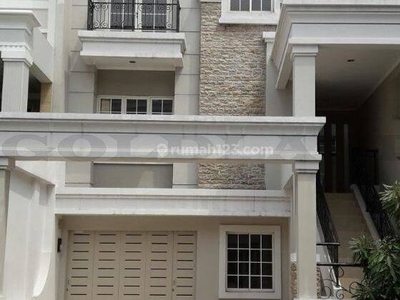 Kode 13831 si yg , Disewa Rumah Sunter, Luas 144 Meter