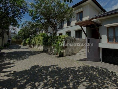 Nice Compound House In Kemang Close To Mcdonald