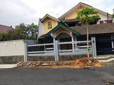 Rumah 11 Kamar di Borobudur Malang Murah Siap Huni