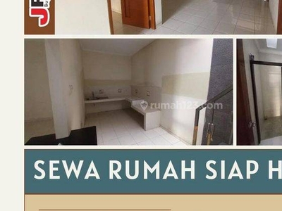 Rumah 2 Lantai Bagus SHM di Taman Holis Indah, Bandung