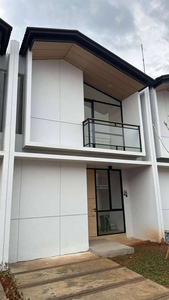 Rumah 2 Lantai Cendana Icon 5,5x15 SHM Lippo Karawaci, Tangerang