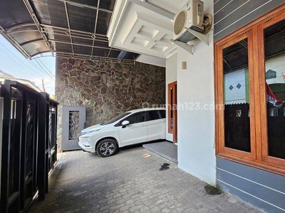 Rumah 2 Lantai di Semarang Timur Furnish Sofa Meja Makan