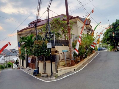 Rumah 2 Lantai Lux di Lembayung Raya Sendangguwo